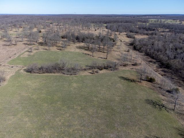 000 East 395th Road, Dunnegan, MO 65640