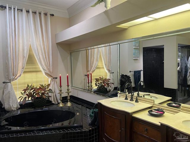 161 Le Port Dr, Pensacola Beach, FL 32561