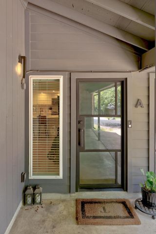 3402 Dolphin DR A, Austin, TX 78704