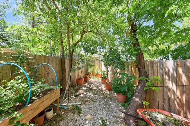 3402 Dolphin DR A, Austin, TX 78704