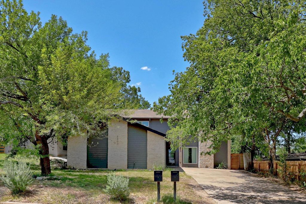 3402 Dolphin DR A, Austin, TX 78704