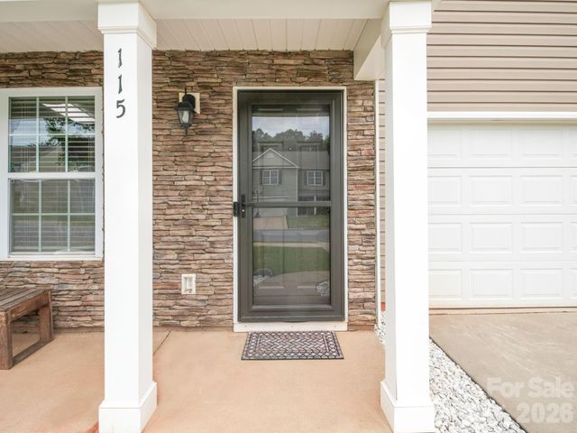 115 Harvest Pointe Drive, Statesville, NC 28677