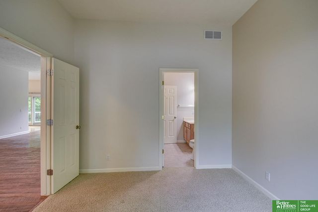 11426 Iowa Circle, Omaha, NE 68142