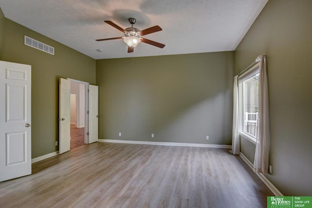 11426 Iowa Circle, Omaha, NE 68142