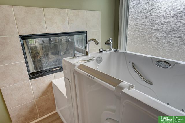 11426 Iowa Circle, Omaha, NE 68142
