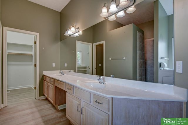 11426 Iowa Circle, Omaha, NE 68142