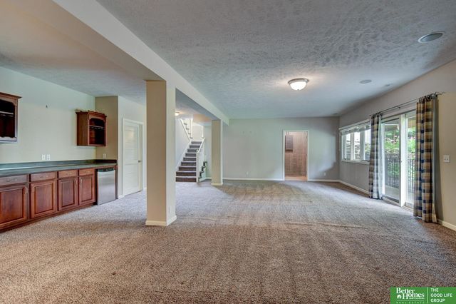 11426 Iowa Circle, Omaha, NE 68142