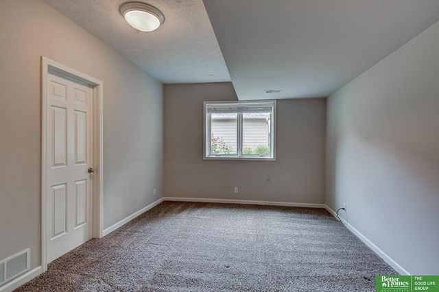11426 Iowa Circle, Omaha, NE 68142