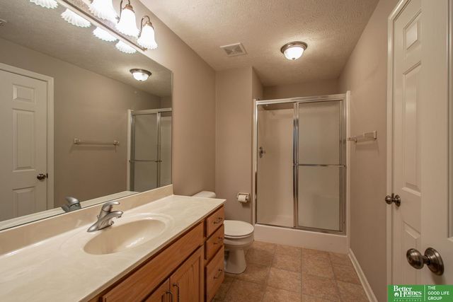 11426 Iowa Circle, Omaha, NE 68142