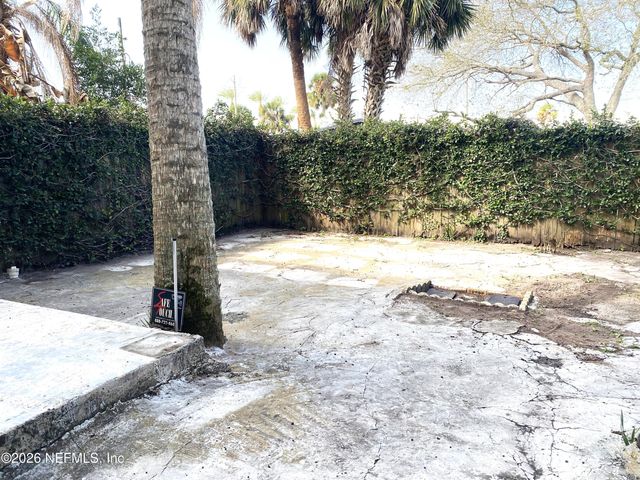 120 SEMINOLE Road, Atlantic Beach, FL 32233