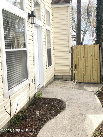 120 SEMINOLE Road, Atlantic Beach, FL 32233