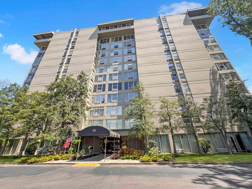 232 S Highland St Apt 606, Memphis, TN 38111