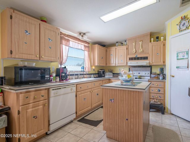 35080 DUCK POND Court, Callahan, FL 32011