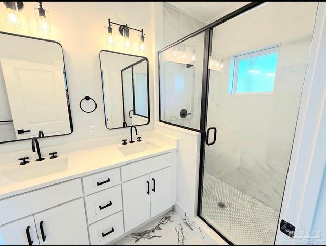 315 N Pace Blvd b, Pensacola, FL 32505