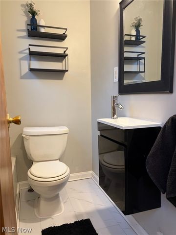 298 E 270 Street, Euclid, OH 44132