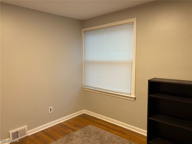 298 E 270 Street, Euclid, OH 44132