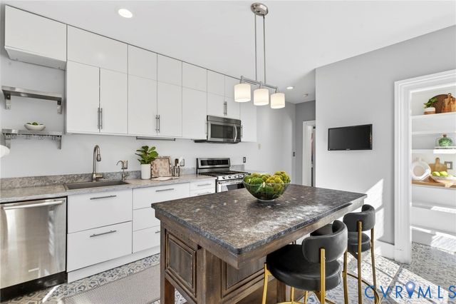 2705 E Franklin St, Richmond, VA 23223