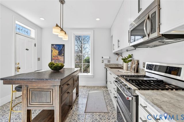 2705 E Franklin St, Richmond, VA 23223