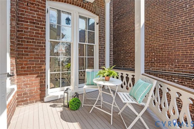 2705 E Franklin St, Richmond, VA 23223