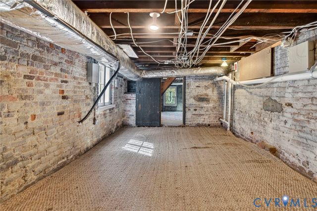 2705 E Franklin St, Richmond, VA 23223