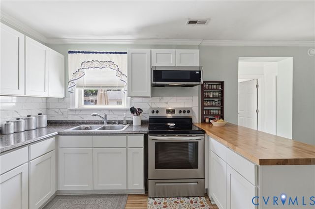 7981 Meadow Dr, Mechanicsville, VA 23111
