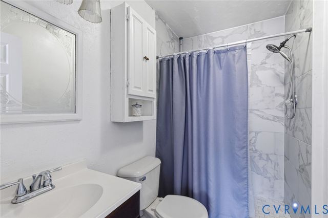 7981 Meadow Dr, Mechanicsville, VA 23111