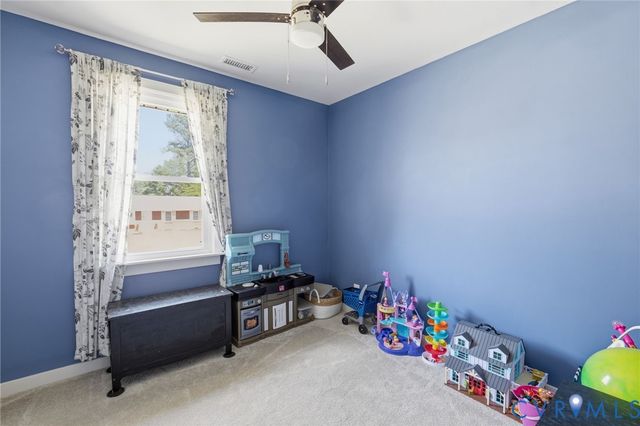 7981 Meadow Dr, Mechanicsville, VA 23111