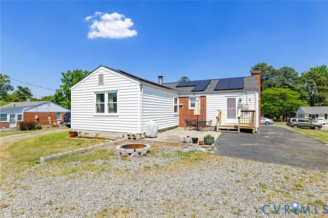 7981 Meadow Dr, Mechanicsville, VA 23111