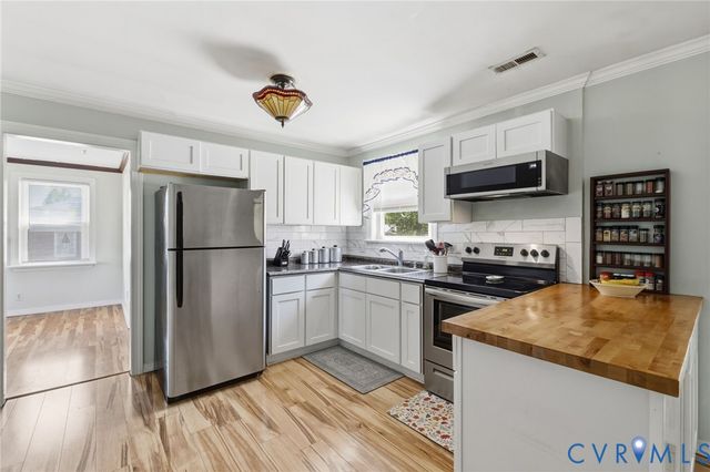7981 Meadow Dr, Mechanicsville, VA 23111