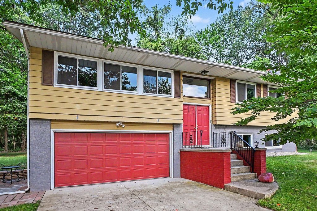 308 Carey Mission Drive, Niles, MI 49120