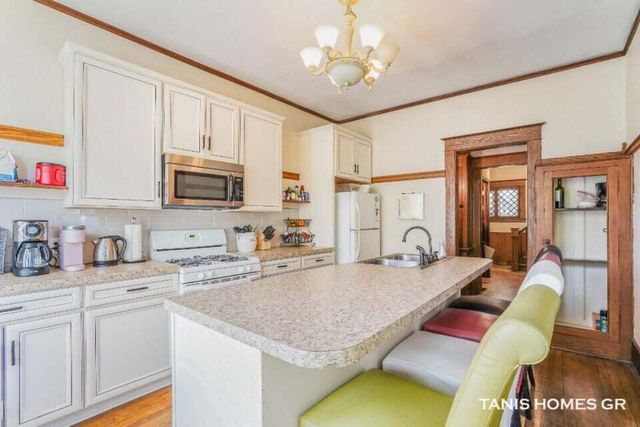 201 Lafayette Avenue, Grand Rapids, MI 49503