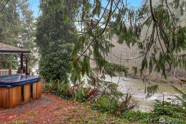 13109 Crystal Springs Dr, Granite Falls, WA 98252