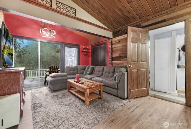 13109 Crystal Springs Dr, Granite Falls, WA 98252