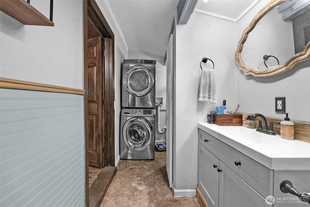 13109 Crystal Springs Dr, Granite Falls, WA 98252