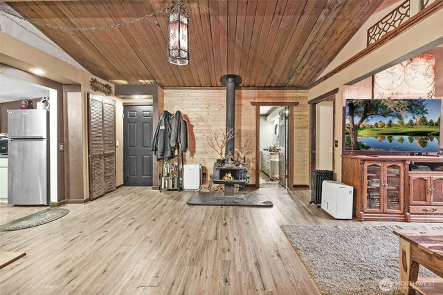 13109 Crystal Springs Dr, Granite Falls, WA 98252