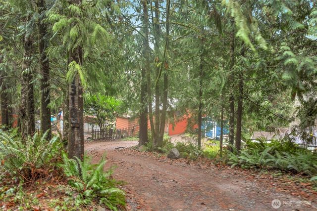 13109 Crystal Springs Dr, Granite Falls, WA 98252