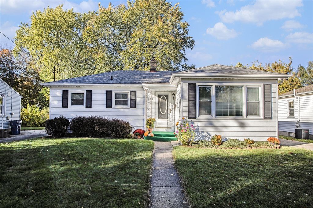 1615 Southern Avenue, Kalamazoo, MI 49001