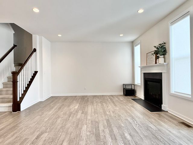 2752 S Spurway Drive, Ann Arbor, MI 48105