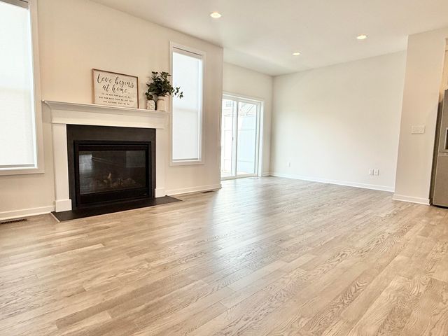 2752 S Spurway Drive, Ann Arbor, MI 48105