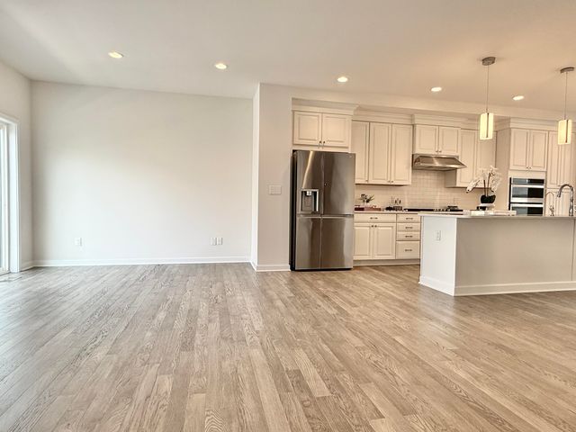 2752 S Spurway Drive, Ann Arbor, MI 48105