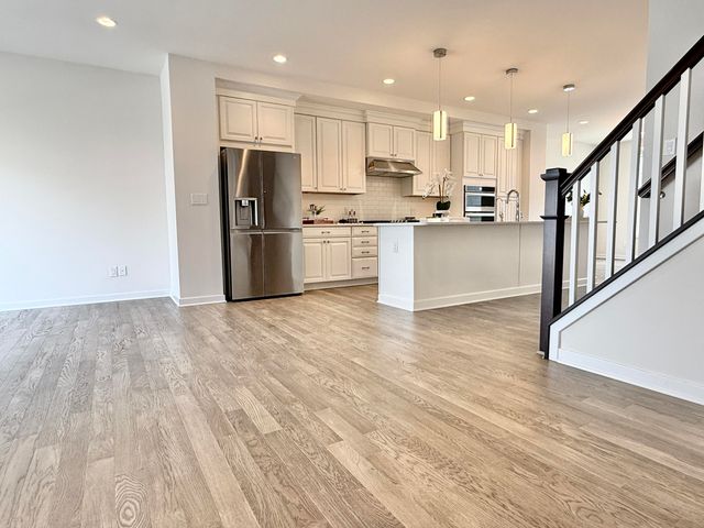 2752 S Spurway Drive, Ann Arbor, MI 48105