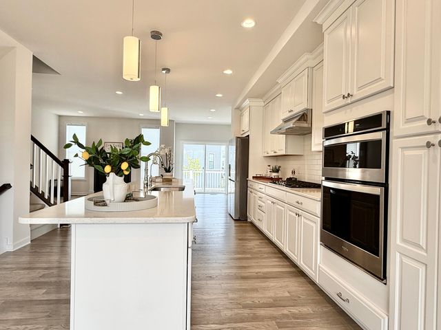 2752 S Spurway Drive, Ann Arbor, MI 48105
