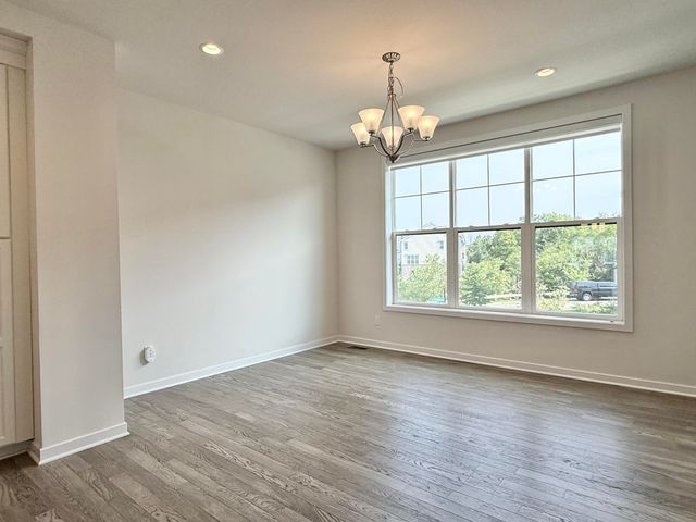 2752 S Spurway Drive, Ann Arbor, MI 48105