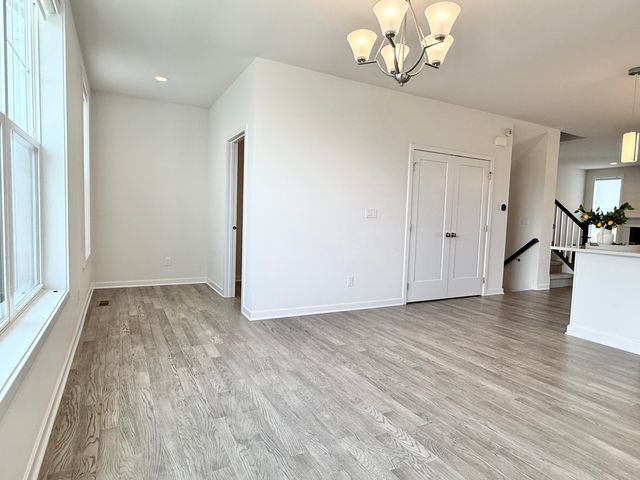 2752 S Spurway Drive, Ann Arbor, MI 48105
