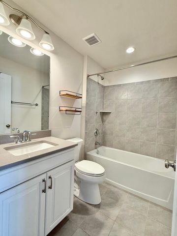 2752 S Spurway Drive, Ann Arbor, MI 48105