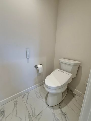 2752 S Spurway Drive, Ann Arbor, MI 48105