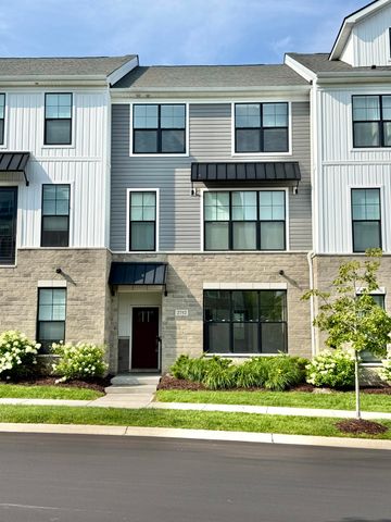 2752 S Spurway Drive, Ann Arbor, MI 48105