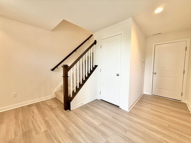 2752 S Spurway Drive, Ann Arbor, MI 48105
