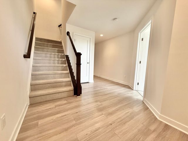 2752 S Spurway Drive, Ann Arbor, MI 48105