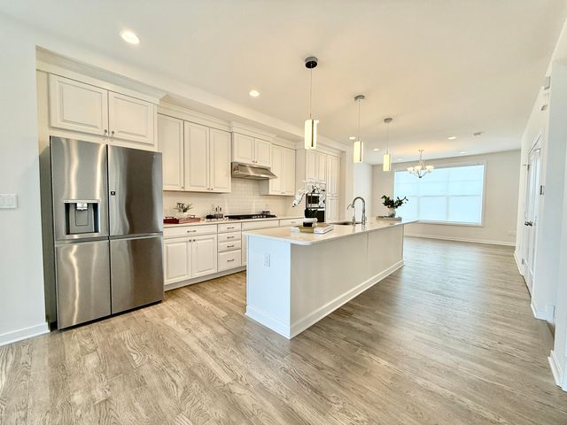 2752 S Spurway Drive, Ann Arbor, MI 48105
